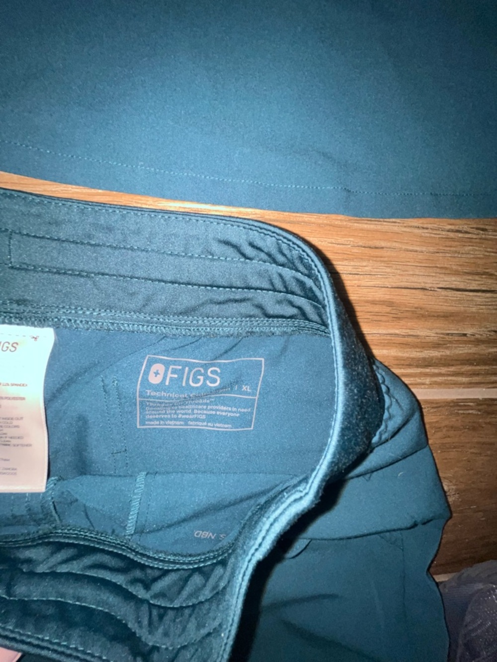 Figs Teal Two-Piece Scrub Set with Pink Drawstring XL - Picture 2 of 3